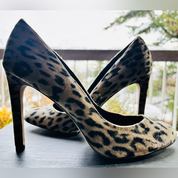 BCBGeneration Animal Print Stiletto Pump
Size 10B (medium width) - Picture 5 of 11